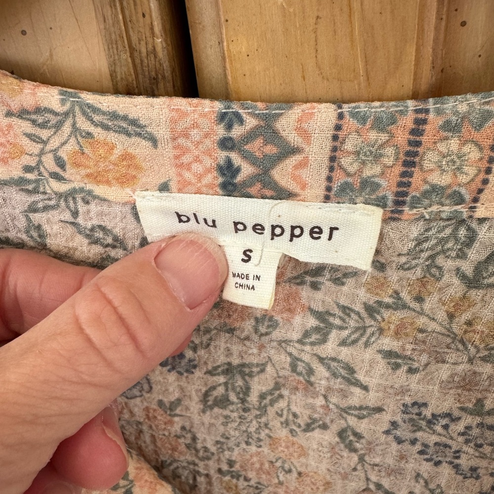 Blu Pepper Tan Gray Ruffled Tiered Blouse - Picture 3 of 7